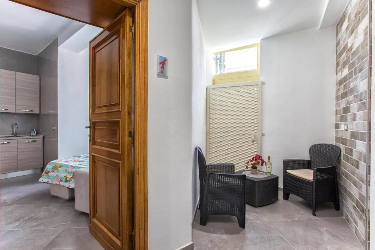Nonna Adelina Apartments & Rooms Alghero Bagian luar foto